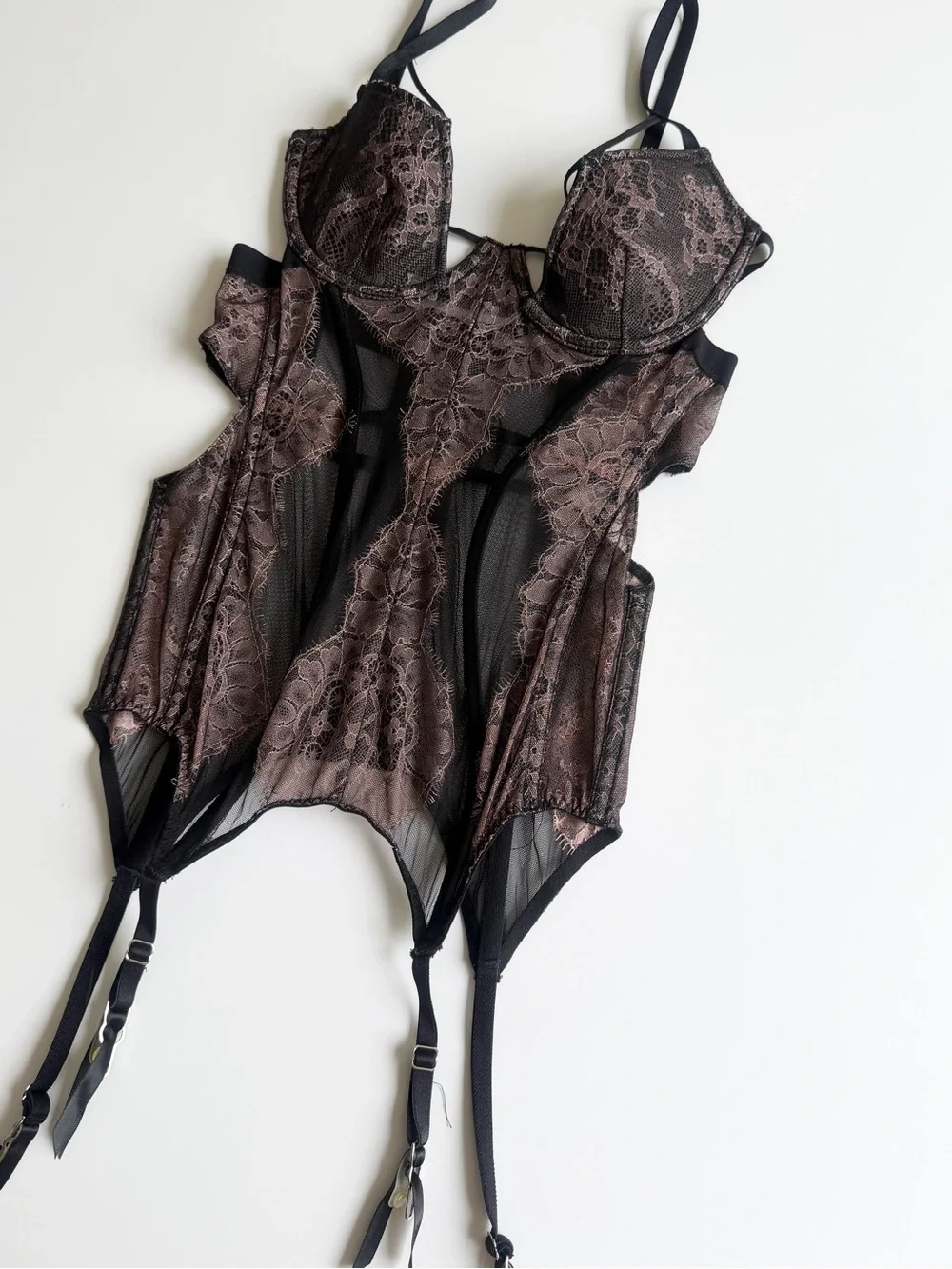 Vintage Victoria’s Secret 34C Fearless lined cutout detail corset with garters